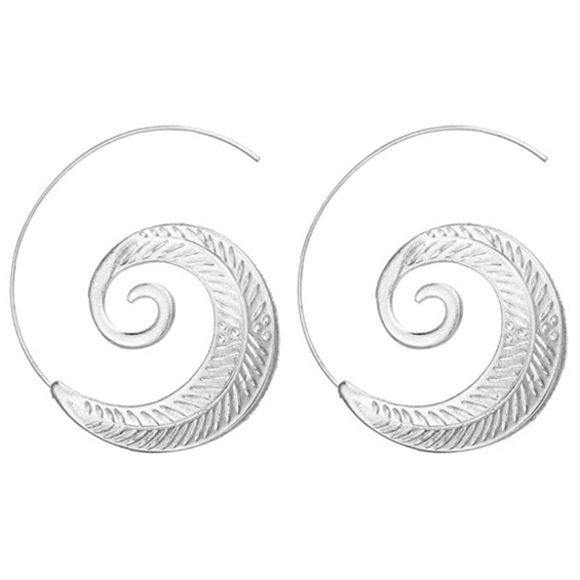 Jewelry - 🌻3 for $12🖤 Hollow Out Hoop Earrings